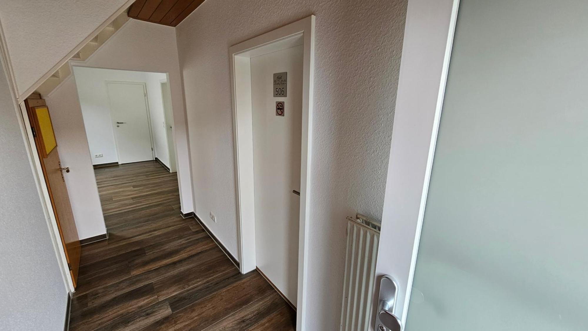 Hotel Dorfkrug Buesum - Guenstige Altbauzimmer Am Oland المظهر الخارجي الصورة