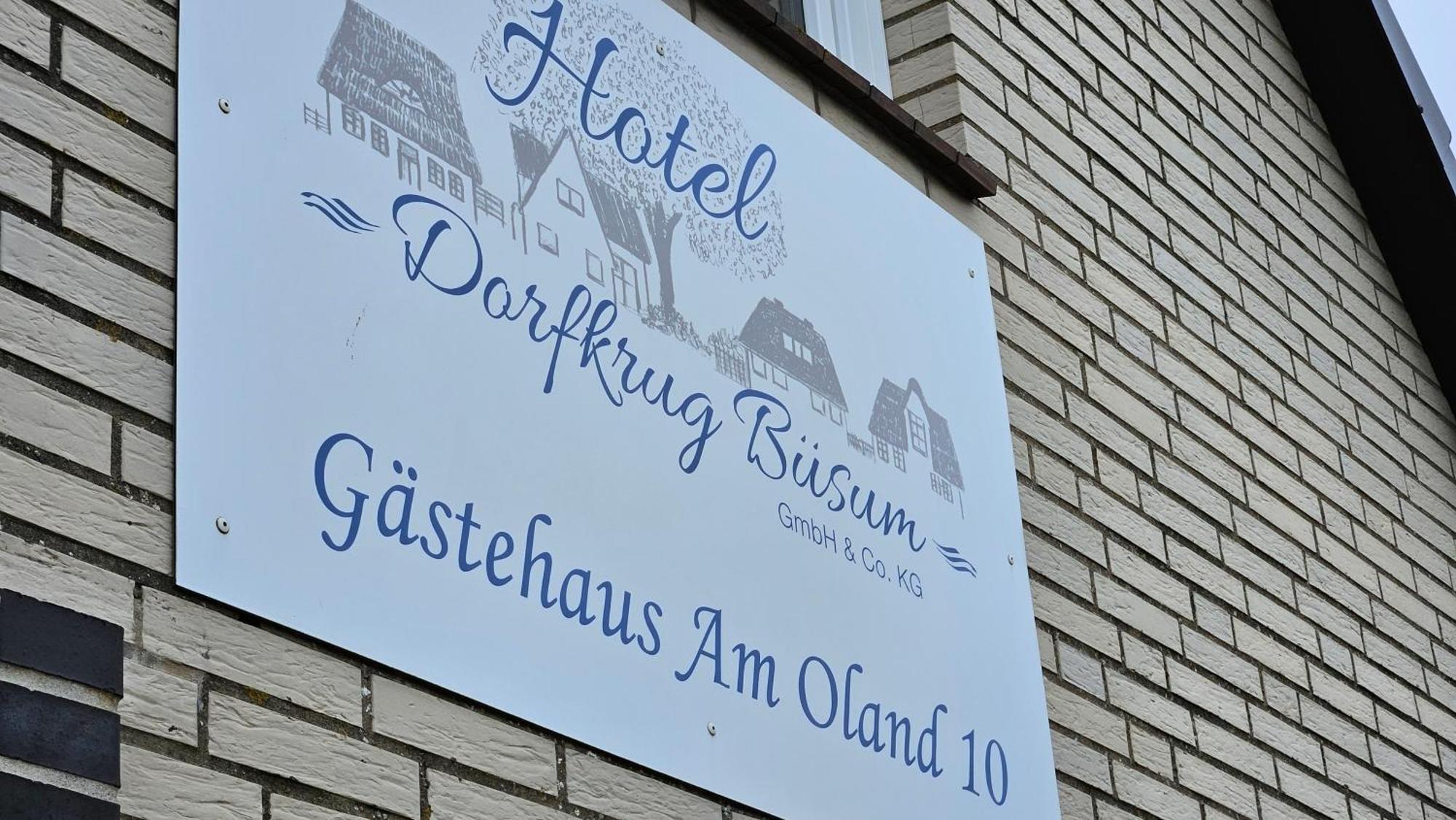 Hotel Dorfkrug Buesum - Guenstige Altbauzimmer Am Oland المظهر الخارجي الصورة
