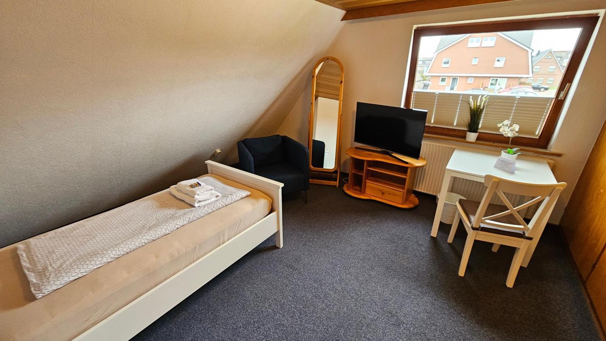 Hotel Dorfkrug Buesum - Guenstige Altbauzimmer Am Oland الغرفة الصورة