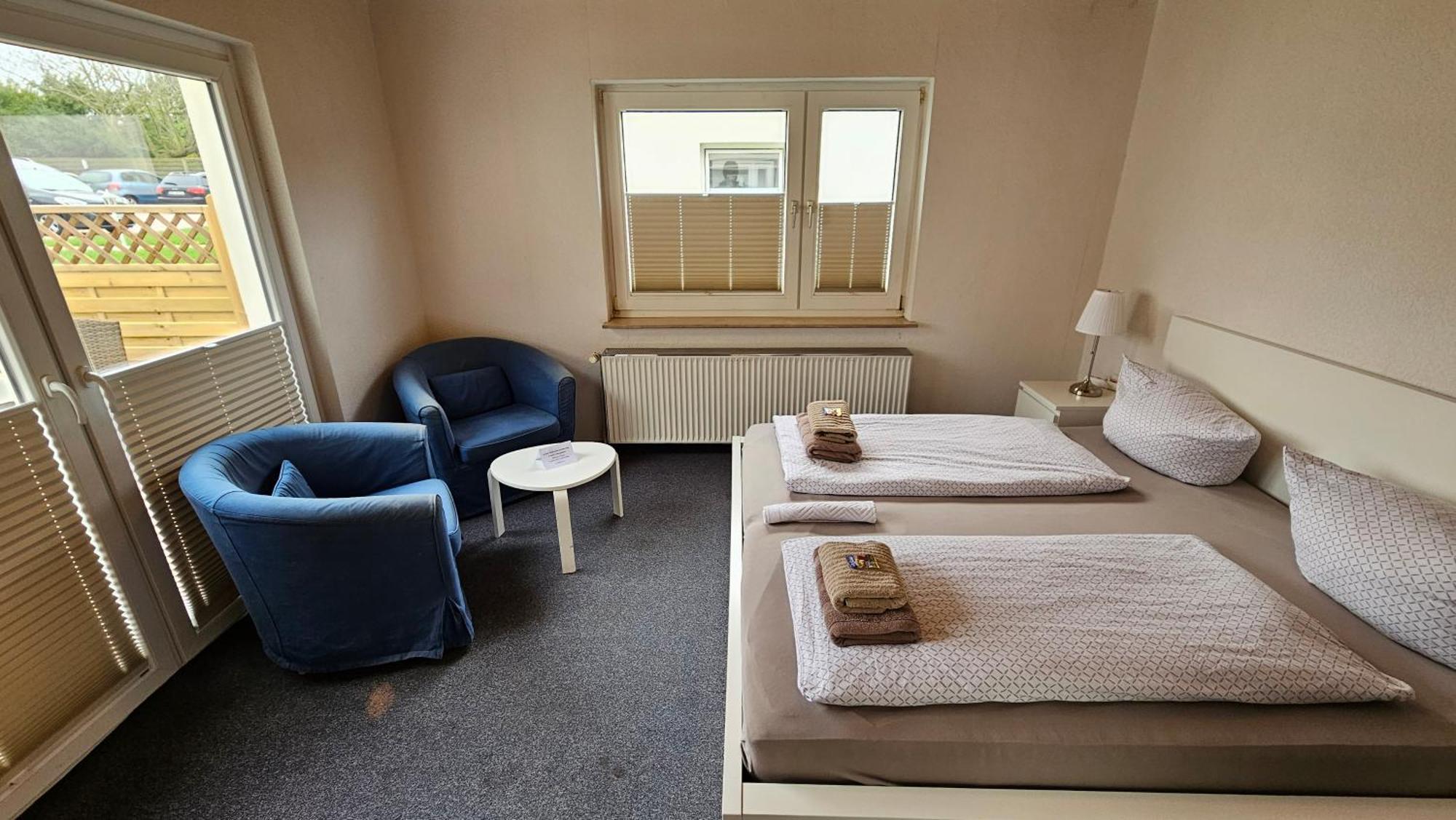 Hotel Dorfkrug Buesum - Guenstige Altbauzimmer Am Oland الغرفة الصورة